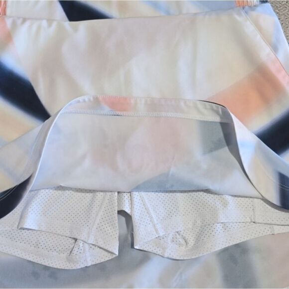 Calia By Carrie Underwood 16" Birdie Golf Skort - Size Medium - Picture 14 of 15